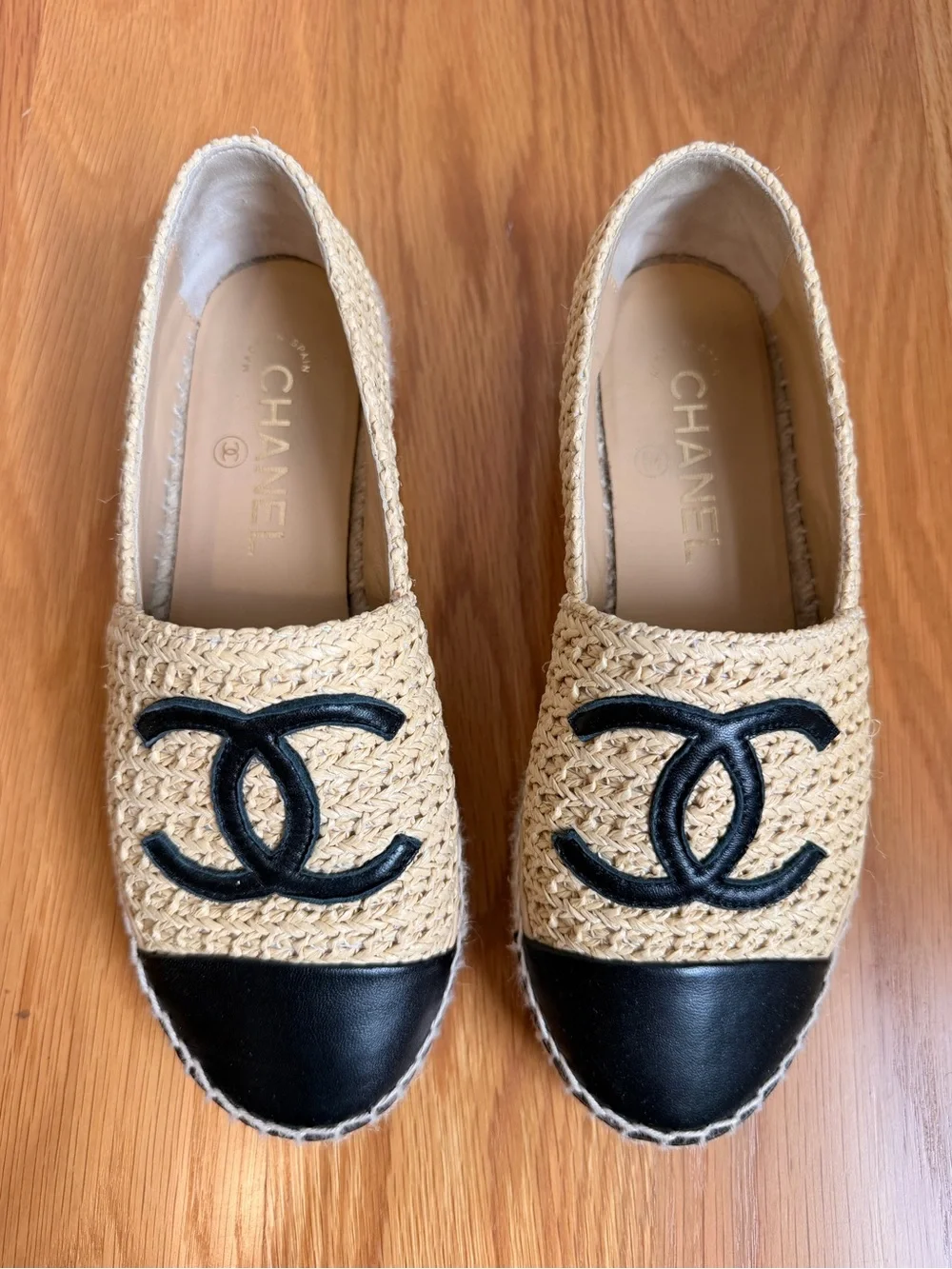 CHANEL 2022 Interlocking CC Logo Espadrilles